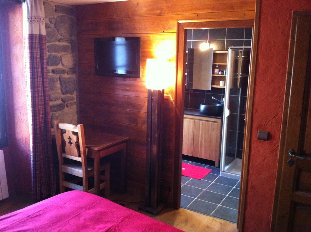 Au Chant Des Marmites Saint-Lary-Soulan Zimmer foto
