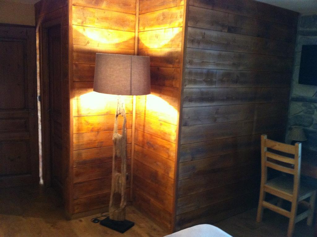 Au Chant Des Marmites Saint-Lary-Soulan Zimmer foto