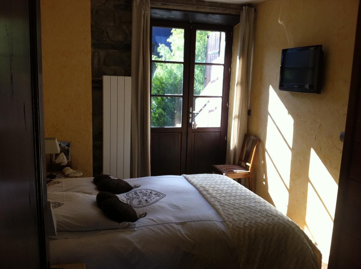 Au Chant Des Marmites Saint-Lary-Soulan Zimmer foto